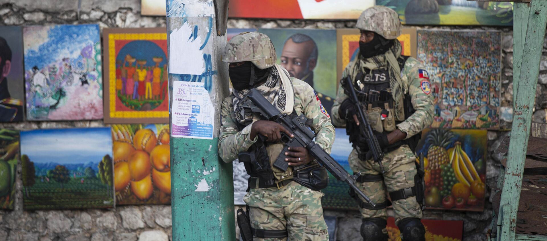 Các binh sĩ tuần tra Petion Ville, khu vực nơi cố Tổng thống Haiti Jovenel Moise sinh sống, ở Port-au-Prince, Haiti - Sputnik Việt Nam, 1920, 09.07.2021