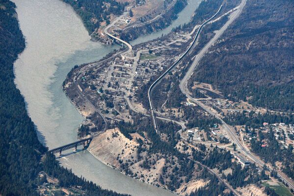 Những tòa nhà bị phá hủy do cháy rừng ở Lytton, British Columbia, Canada - Sputnik Việt Nam