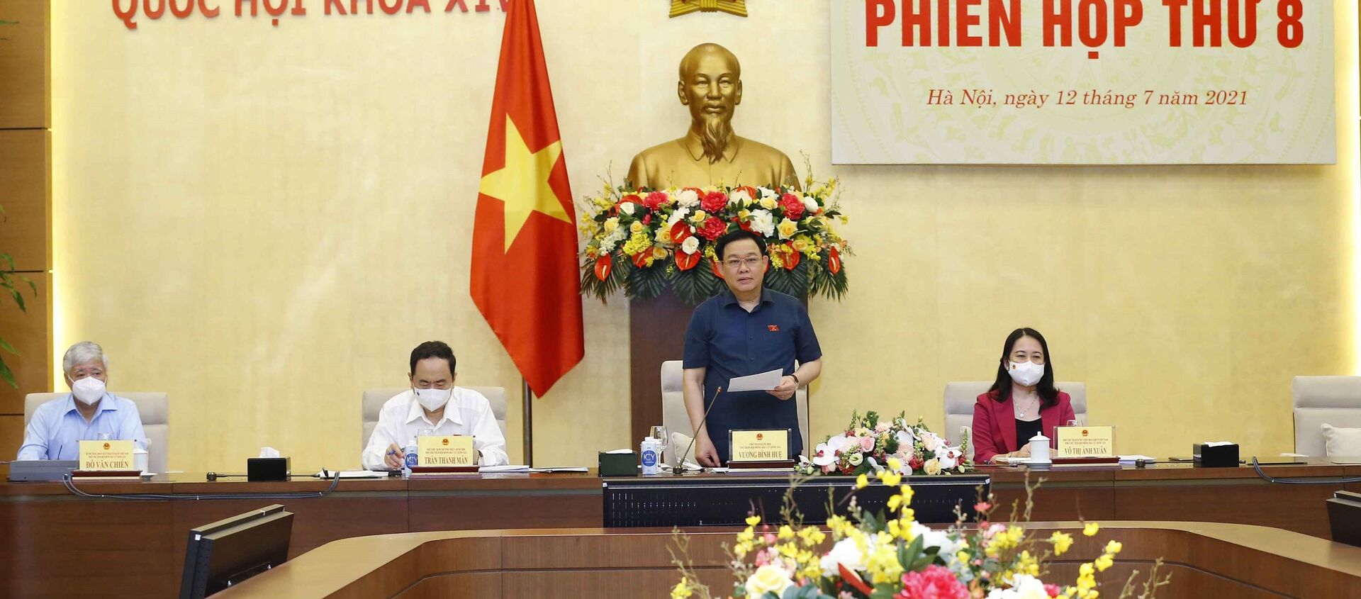 Chủ tịch Quốc hội Vương Đình Huệ phát biểu khai mạc Phiên họp thứ 8 của Hội đồng Bầu cử quốc gia. - Sputnik Việt Nam, 1920, 12.07.2021