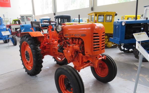 Máy kéo nông nghiệp và đô thị HTZ-DT-20. Động cơ diesel 1 xi lanh 18 mã lực. Liên Xô. 1958-1969. Máy kéo nông nghiệp và đô thị HTZ-DT-20. Động cơ diesel 1 xi lanh 18 mã lực. Liên Xô. 1958-1969. - Sputnik Việt Nam