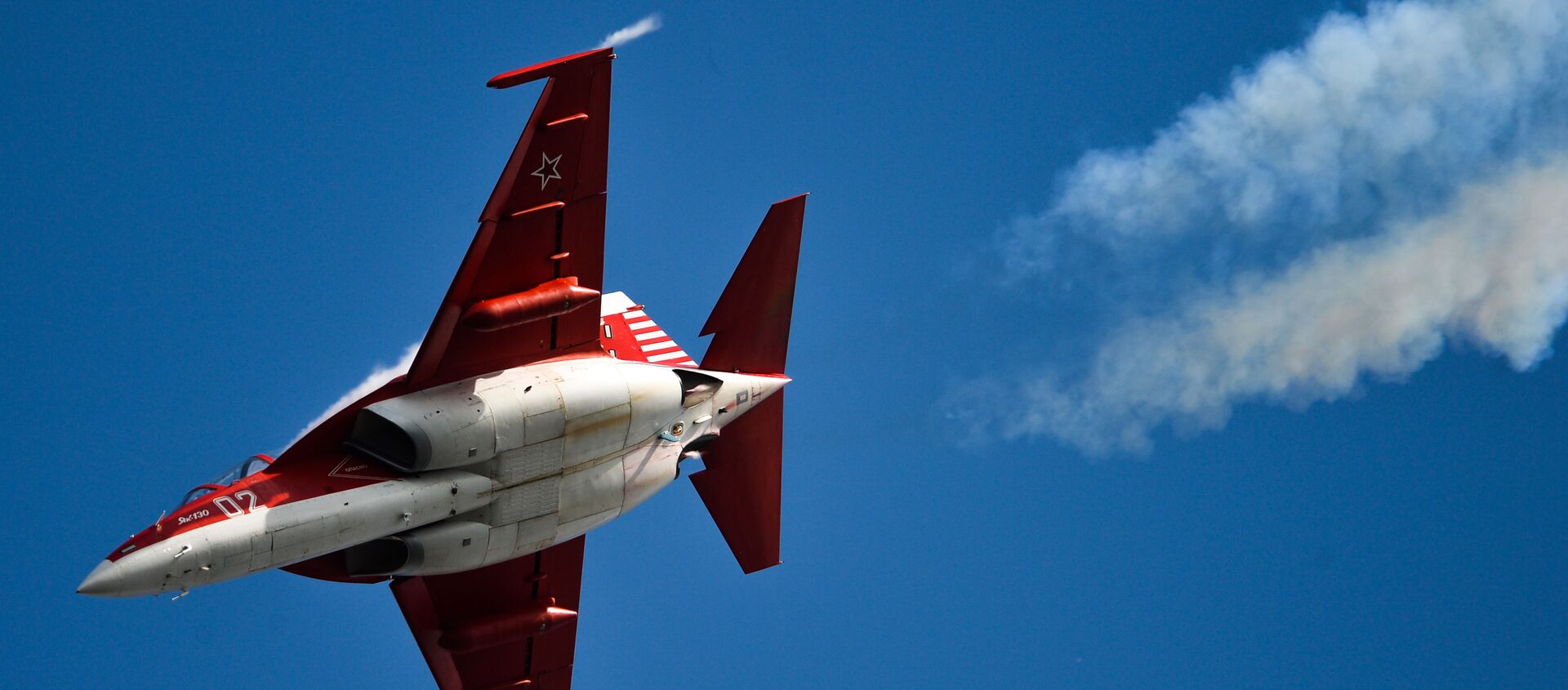 Máy bay Yak-130 trong buổi trình diễn tại Triển lãm Hàng không - Vũ trụ MAKS 2015 - Sputnik Việt Nam, 1920, 20.07.2021