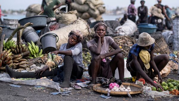 Những người bán hoa quả tại khu chợ ở Cap Haitien, Haiti - Sputnik Việt Nam