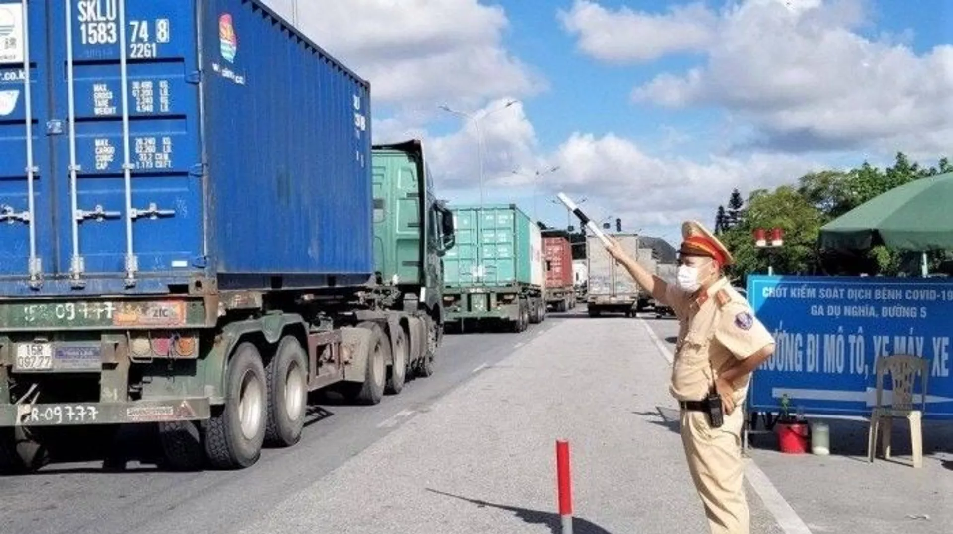 TP.HCM sẽ tăng cường biện pháp thắt chặt việc di chuyển của người dân TP.HCM sẽ tăng cường biện pháp thắt chặt việc di chuyển của người dân - Sputnik Việt Nam, 1920, 25.07.2021
