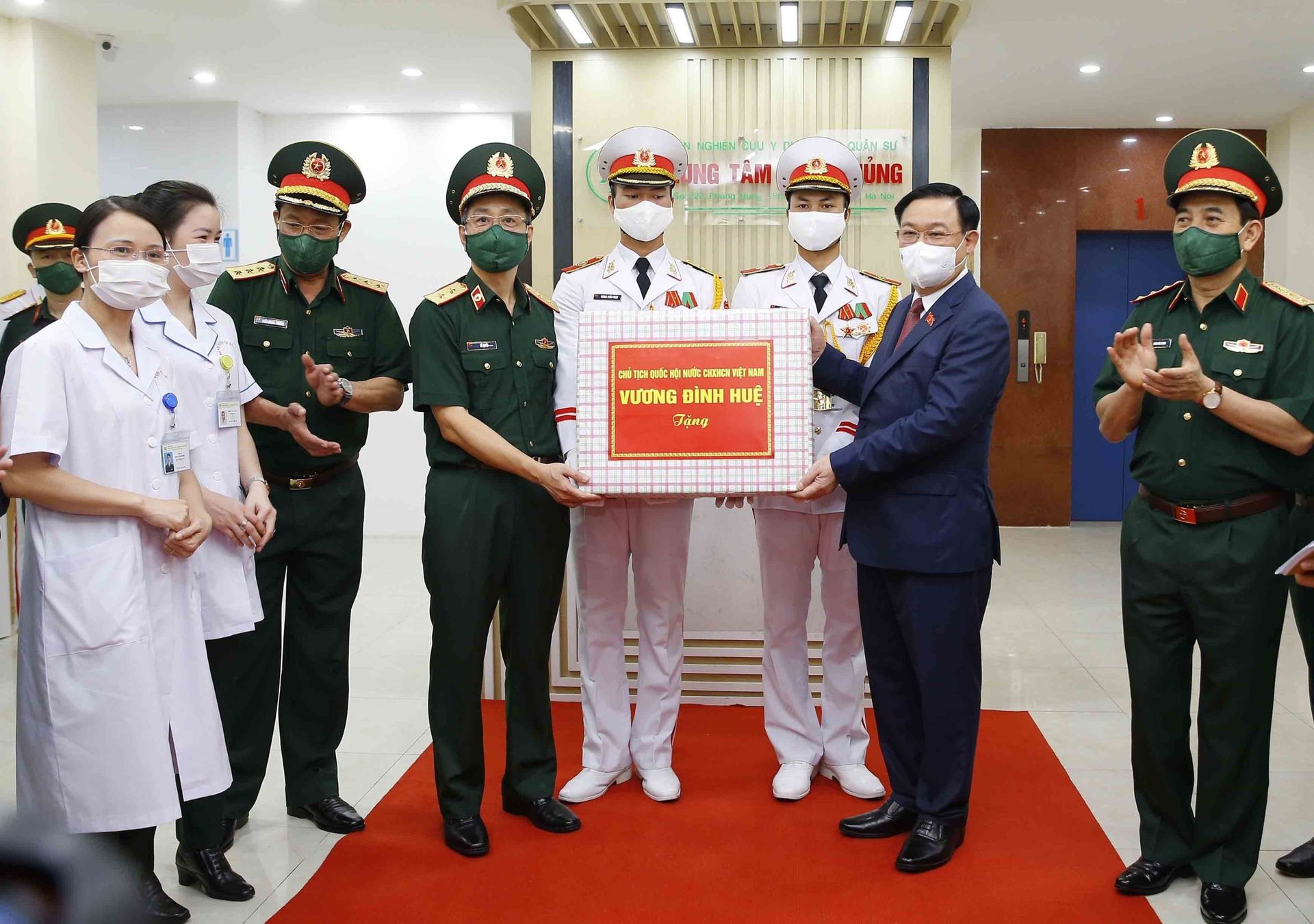 Đã đến lúc vaccine 'Made in Vietnam' được cấp phép để sử dụng hay chưa? Đã đến lúc vaccine 'Made in Vietnam' được cấp phép để sử dụng hay chưa? - Sputnik Việt Nam, 1920, 27.07.2021