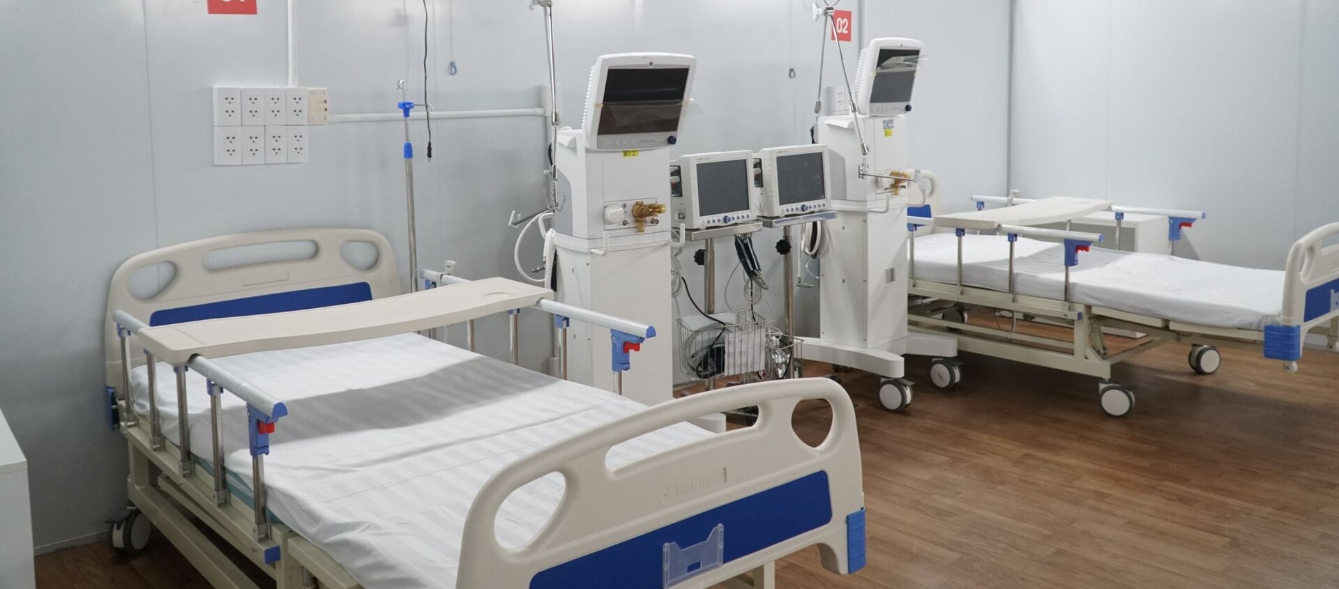 Giường bệnh, trang thiết bị y tế tại trung tâm - Sputnik Việt Nam, 1920, 08.08.2021