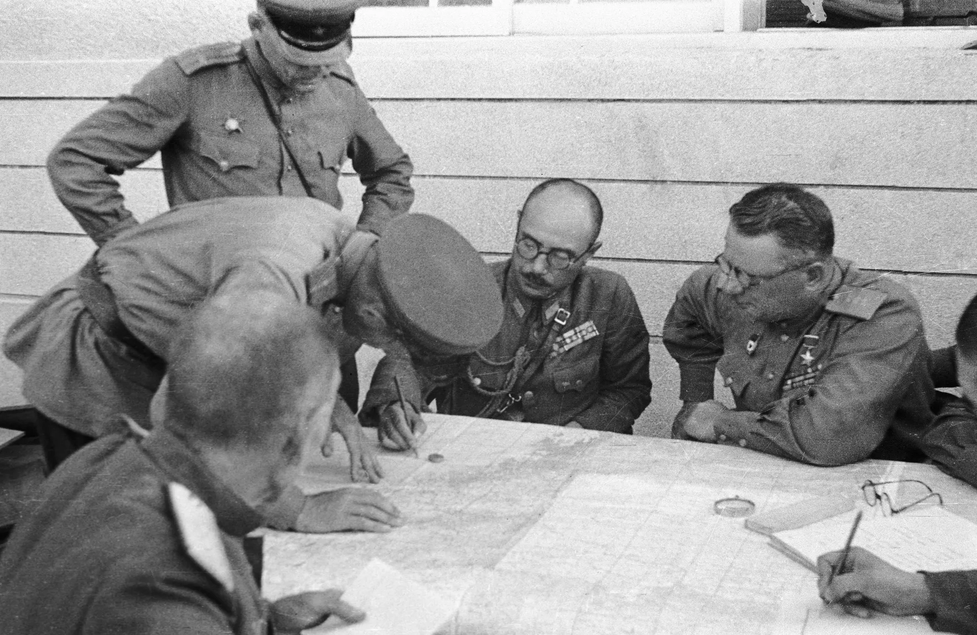 Ký kết Hiệp ước đầu hàng của Đạo quân 3 Quan Đông tại thành phố Uông Thanh, năm 1945 Ký kết Hiệp ước đầu hàng của Đạo quân 3 Quan Đông tại thành phố Uông Thanh, năm 1945 - Sputnik Việt Nam, 1920, 05.10.2021