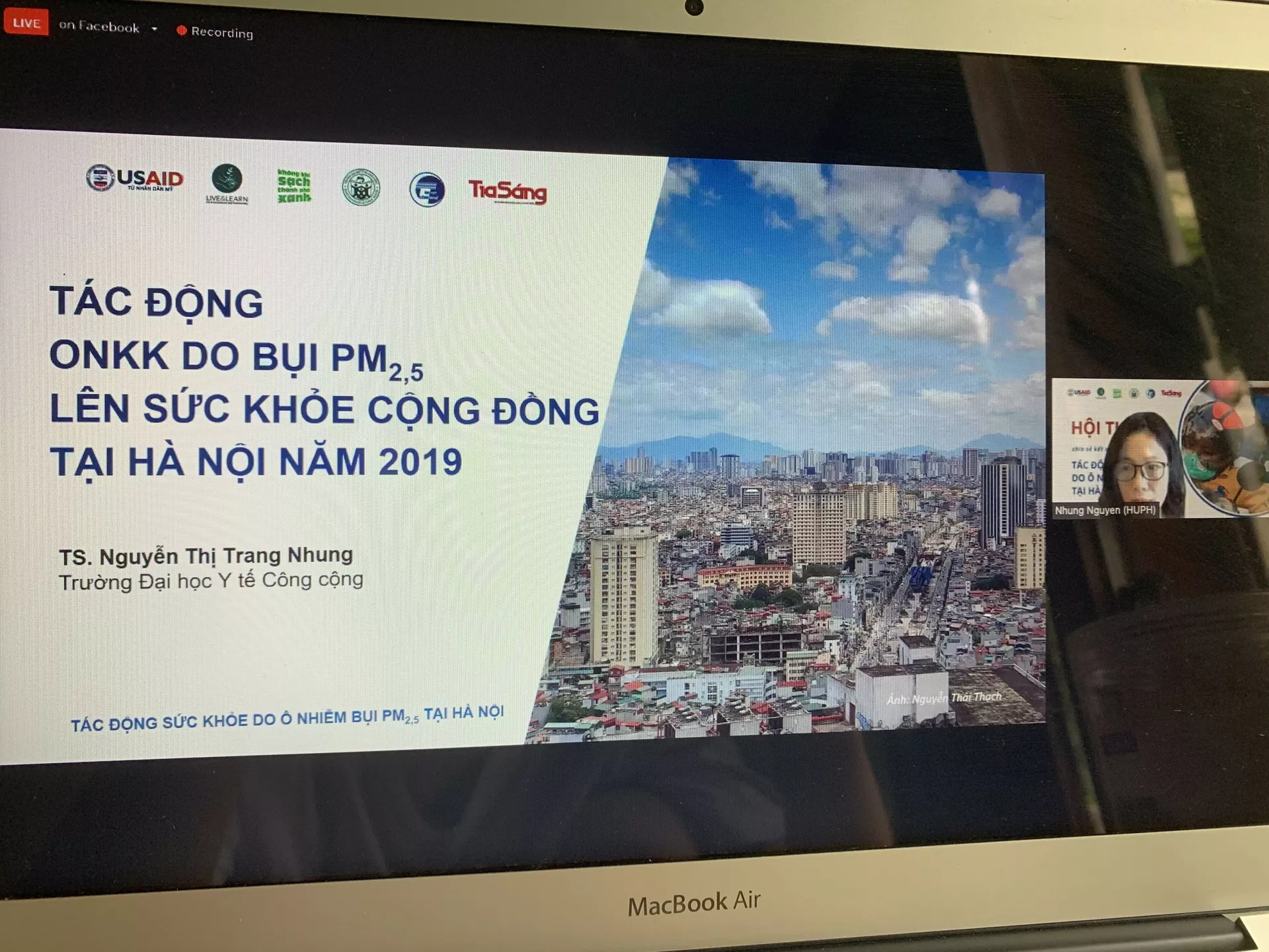 TS. Nguyễn Thị Trang Nhung, Trường ĐH Y tế Công cộng phát biểu về Tác động Ô nhiễm không khí (ONKK) lên sức khoẻ cộng đồng tại Hà Nội (2019) TS. Nguyễn Thị Trang Nhung, Trường ĐH Y tế Công cộng phát biểu về Tác động Ô nhiễm không khí (ONKK) lên sức khoẻ cộng đồng tại Hà Nội (2019) - Sputnik Việt Nam, 1920, 05.10.2021