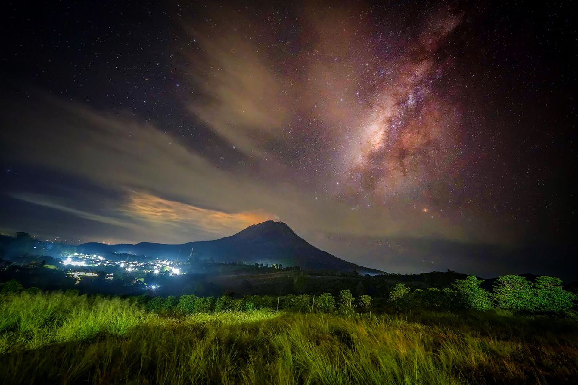 Núi Sinabung, Bắc Sumatra - Sputnik Việt Nam, 1920, 22.01.2024