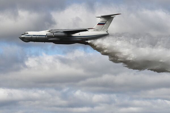 Il-76MD bay trình diễn trong cuộc thi Tank Biathlon-2021 - Sputnik Việt Nam