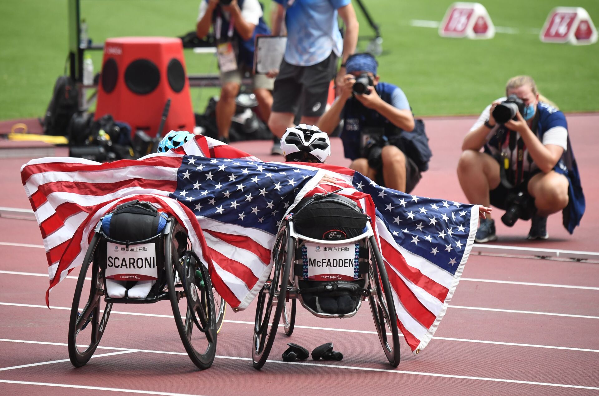 Susannah Scaroni và Tatyana McFadden tại Paralympics Tokyo - Sputnik Việt Nam, 1920, 05.10.2021