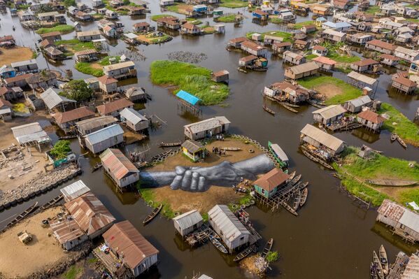 Land-art của nghệ sĩ Saype ở Ganwy, Benin  - Sputnik Việt Nam