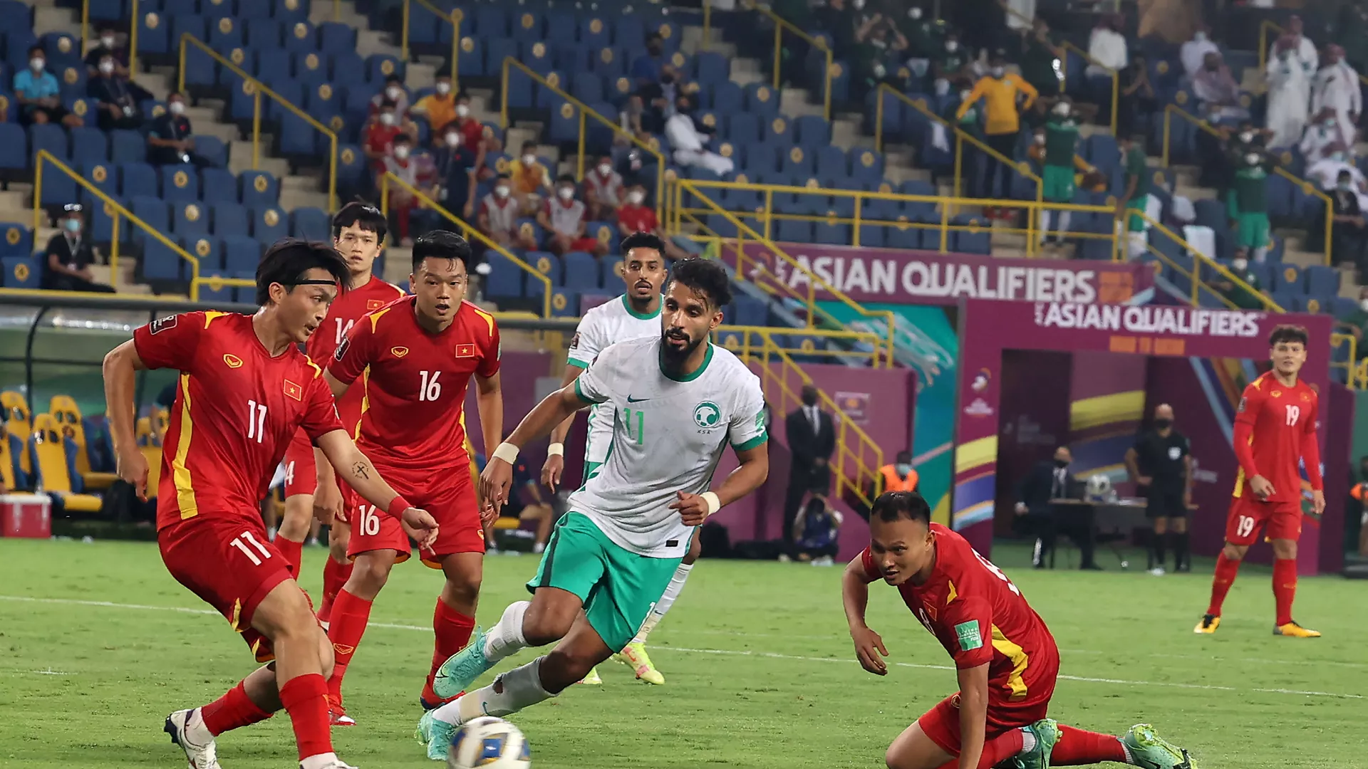 Trận mở màn AFC Asian Qualifiers - Road to Qatar, vòng loại thứ ba World Cup 2022 khu vực châu Á.