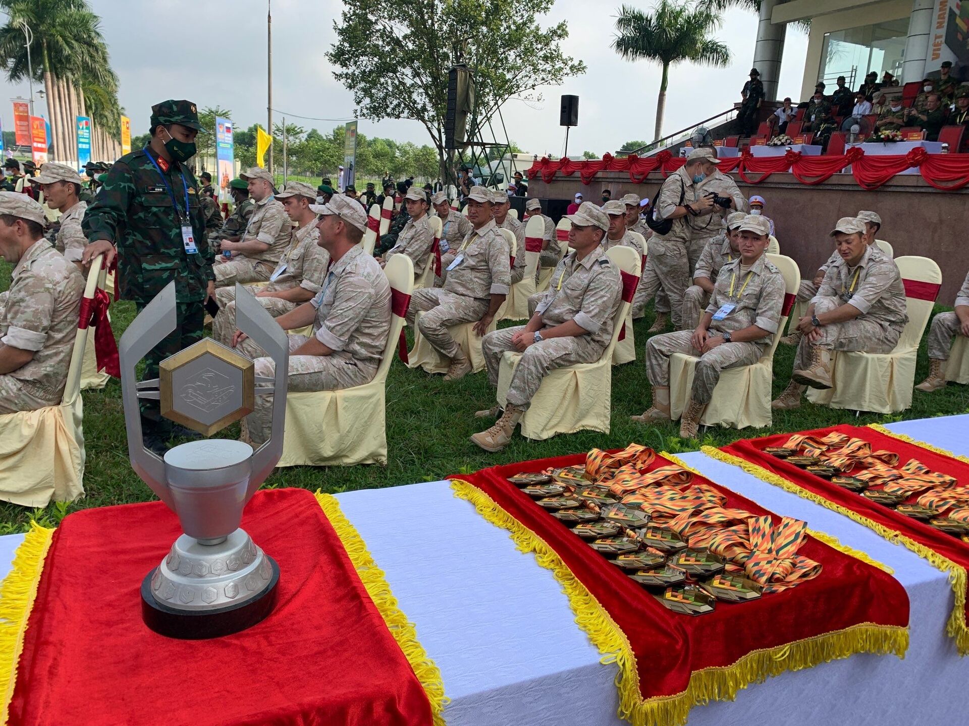 Bế mạc Cuộc thi “Xạ thủ bắn tỉa và Vùng tai nạn” trong khuôn khổ Army Games 2021 tại Việt Nam - Sputnik Việt Nam, 1920, 05.10.2021