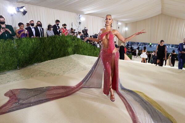 Saweetie tại Met Gala năm 2021 ở New York  - Sputnik Việt Nam