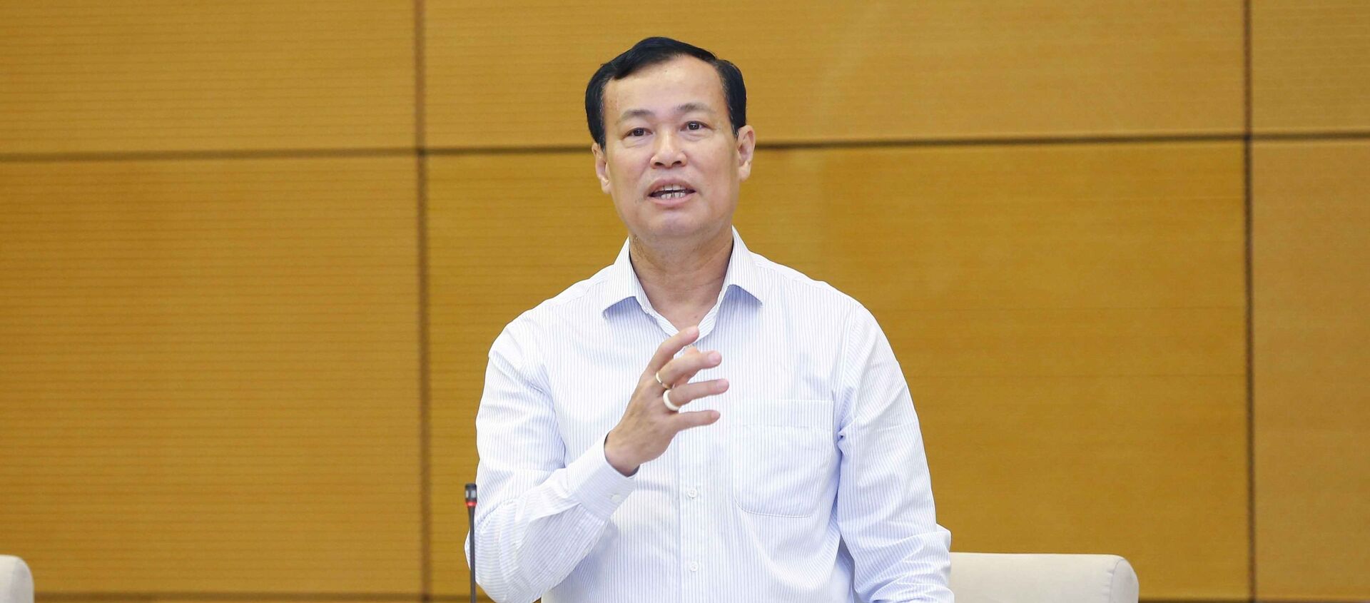 Thiếu tướng Lê Tấn Tới, Chủ nhiệm Ủy ban Quốc phòng An ninh của Quốc hội phát biểu ý kiến. - Sputnik Việt Nam, 1920, 14.09.2021