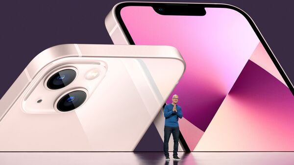 CEO Apple Tim Cook tại buổi giới thiệu iPhone 13 - Sputnik Việt Nam