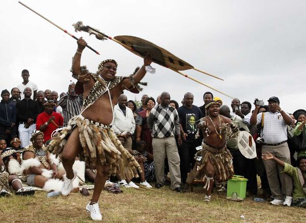 Chủ tịch Đại hội dân tộc châu Phi (African National Congress) Jacob Zuma mừng ngày cưới của mình, Nam Phi - Sputnik Việt Nam