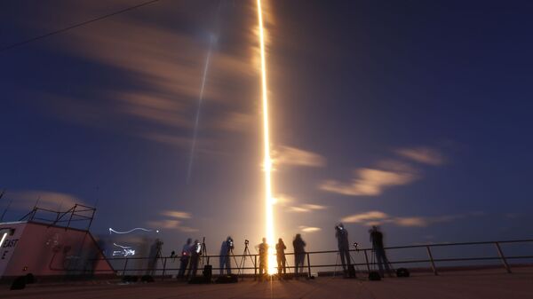 Vụ phóng tên lửa SpaceX Falcon 9 từ Cape Canaveral, Florida  - Sputnik Việt Nam