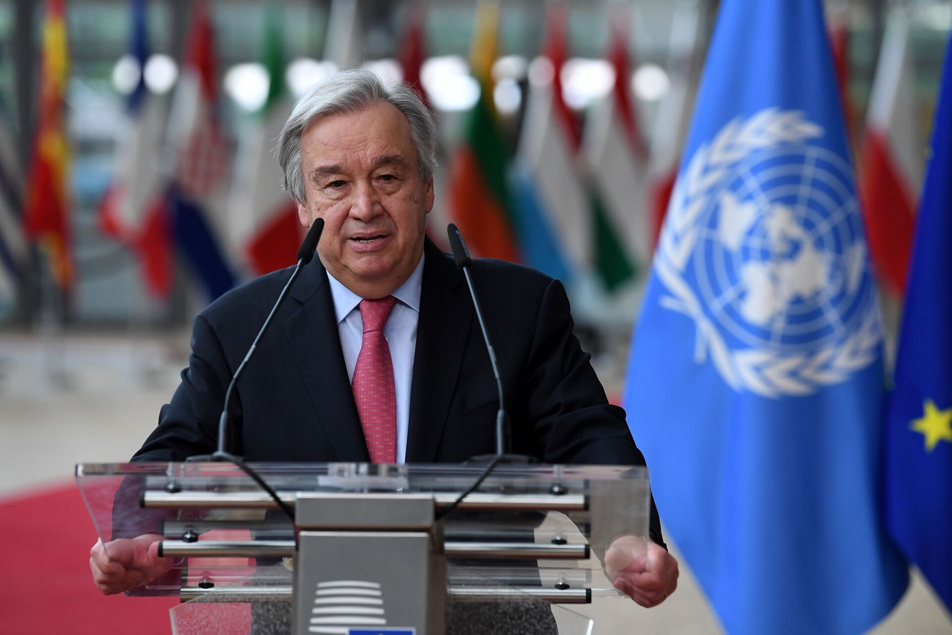 Tổng thư ký Liên hợp quốc Antonio Guterres trong Hội nghị thượng đỉnh EU tại Tòa nhà Hội đồng châu Âu ở Brussels - Sputnik Việt Nam, 1920, 05.10.2021