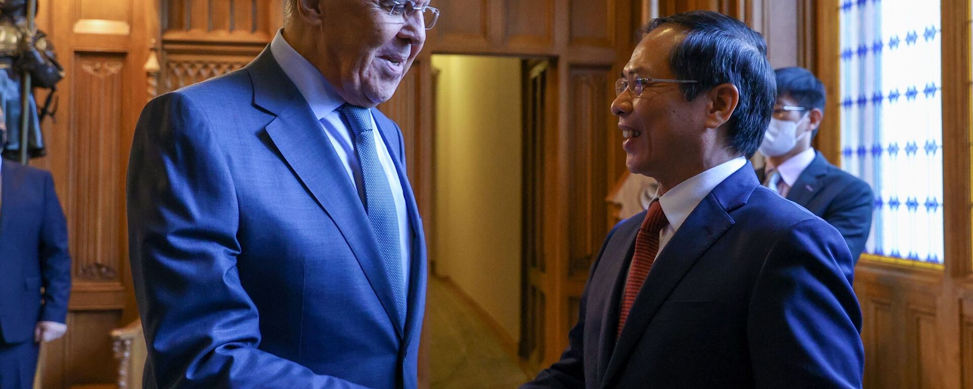 Bộ trưởng Ngoại giao Bùi Thanh Sơn hội đàm với Bộ trưởng Ngoại giao Nga Sergei Lavrov - Sputnik Việt Nam, 1920, 29.09.2021