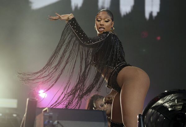 Nữ ca sĩ Megan Thee Stallion biểu diễn tại sự kiện Austin City Limits Music Festival, bang Texas, Hoa Kỳ - Sputnik Việt Nam