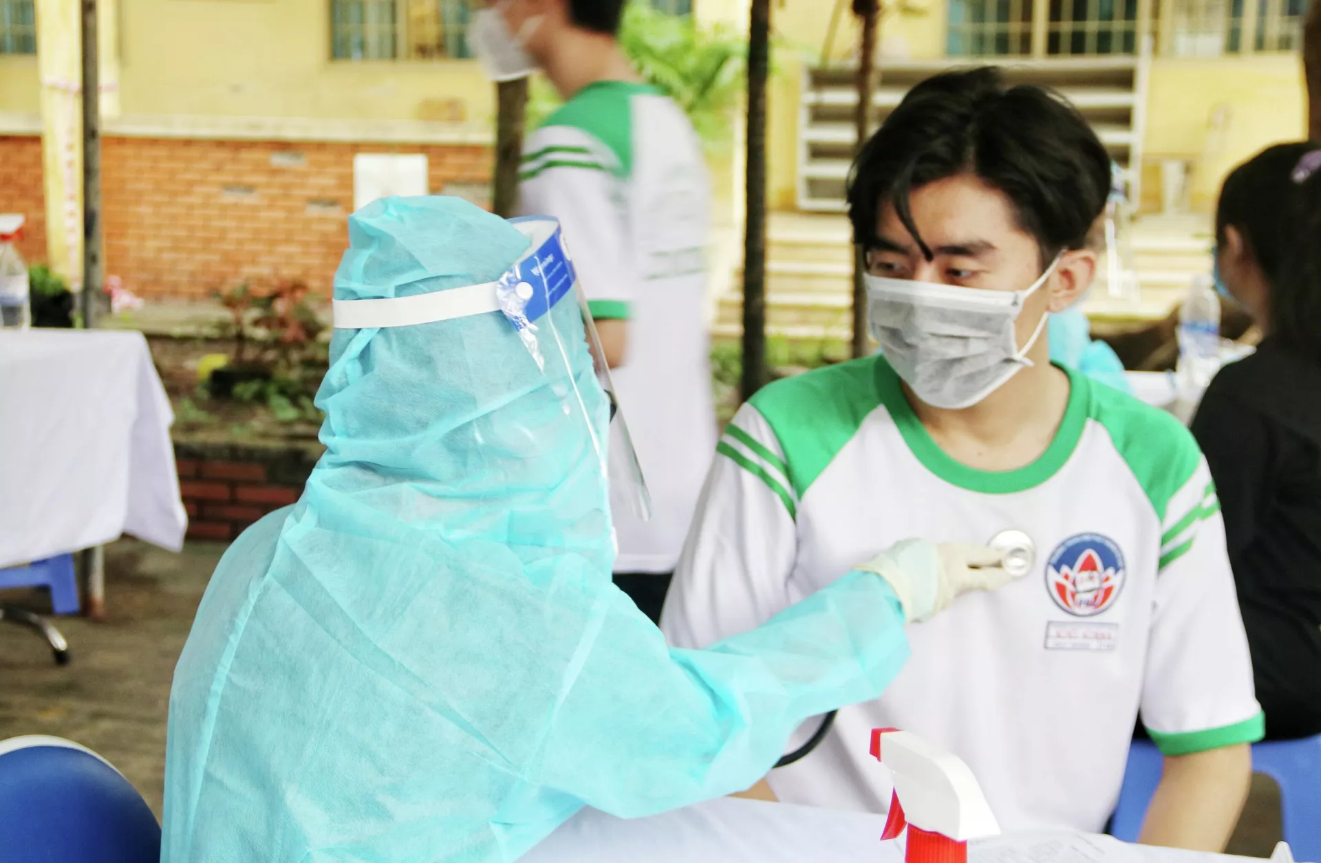 Việt Nam chính thức tiêm vaccine COVID-19 cho đối tượng học sinh Việt Nam chính thức tiêm vaccine COVID-19 cho đối tượng học sinh - Sputnik Việt Nam, 1920, 28.10.2021
