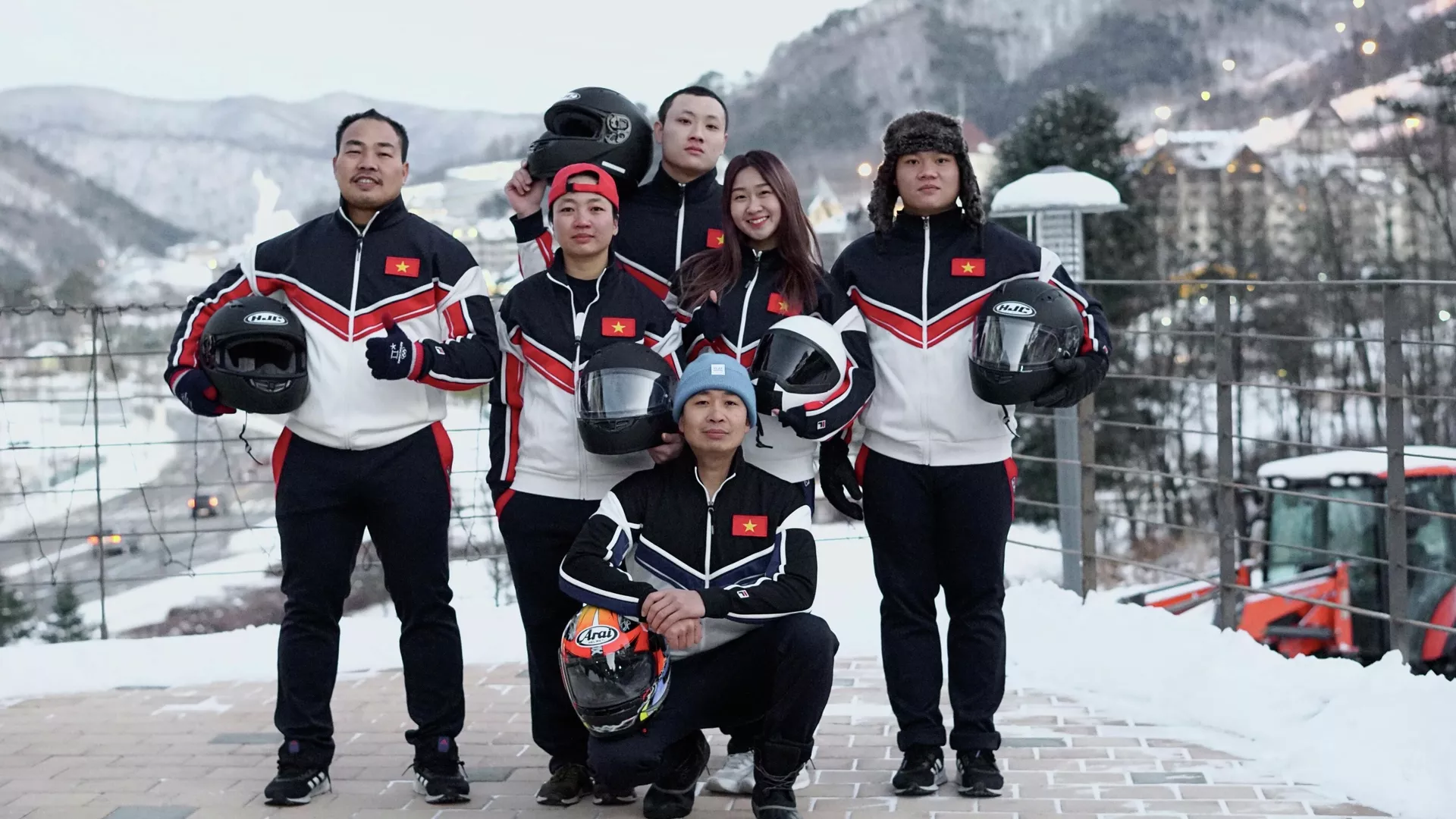 Đội tuyển bộ môn thể thao mùa đông Bobsleigh (xe trượt lòng máng) của Việt Nam tập huấn tại nước ngoài Đội tuyển bộ môn thể thao mùa đông Bobsleigh (xe trượt lòng máng) của Việt Nam tập huấn tại nước ngoài - Sputnik Việt Nam, 1920, 03.11.2021