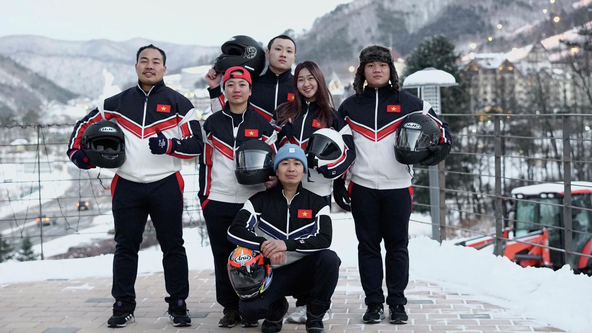 Đội tuyển bộ môn thể thao mùa đông Bobsleigh (xe trượt lòng máng) của Việt Nam tập huấn tại nước ngoài - Sputnik Việt Nam, 1920, 18.01.2022