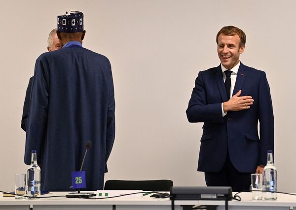 Tổng thống Pháp Emmanuel Macron trong thời gian đồng tổ chức phiên họp của Vạn lý trường thành xanh (Great Green Wall - GGW) ở Glasgow, Scotland - Sputnik Việt Nam