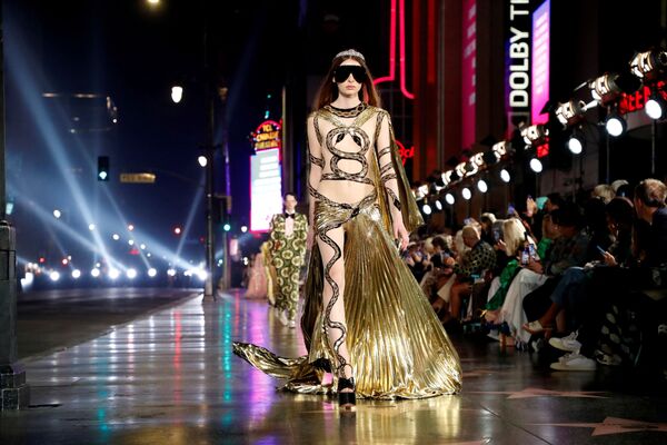 Buổi trình diễn thời trang Gucci Love Parade ở Los Angeles, bang California - Sputnik Việt Nam