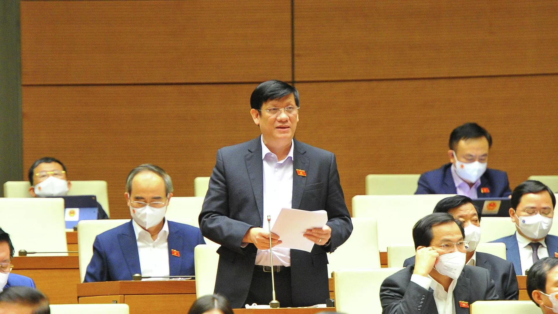 Bộ trưởng Bộ Y tế Nguyễn Thanh Long phát biểu giải trình, làm rõ một số vấn đề đại biểu Quốc hội nêu. Bộ trưởng Bộ Y tế Nguyễn Thanh Long phát biểu giải trình, làm rõ một số vấn đề đại biểu Quốc hội nêu. - Sputnik Việt Nam, 1920, 09.11.2021
