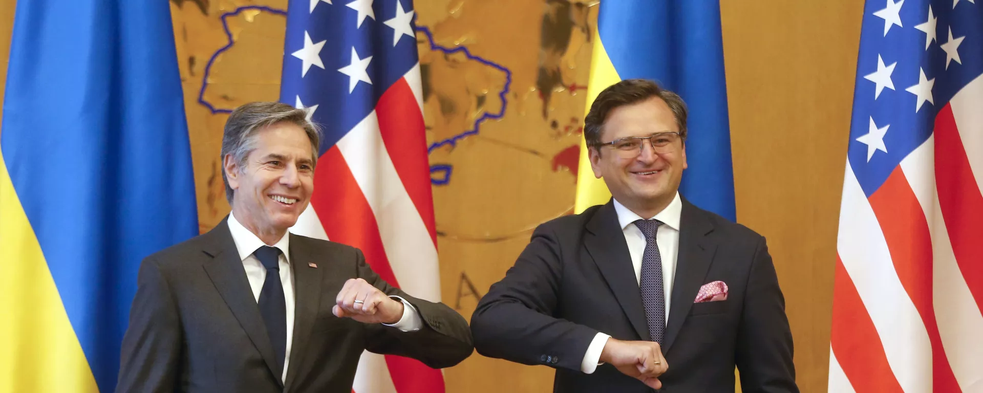 Ngoại trưởng Ukraina Dmitry  Kuleba và Bộ trưởng Ngoại giao Hoa Kỳ Antony Blinken - Sputnik Việt Nam, 1920, 15.06.2022