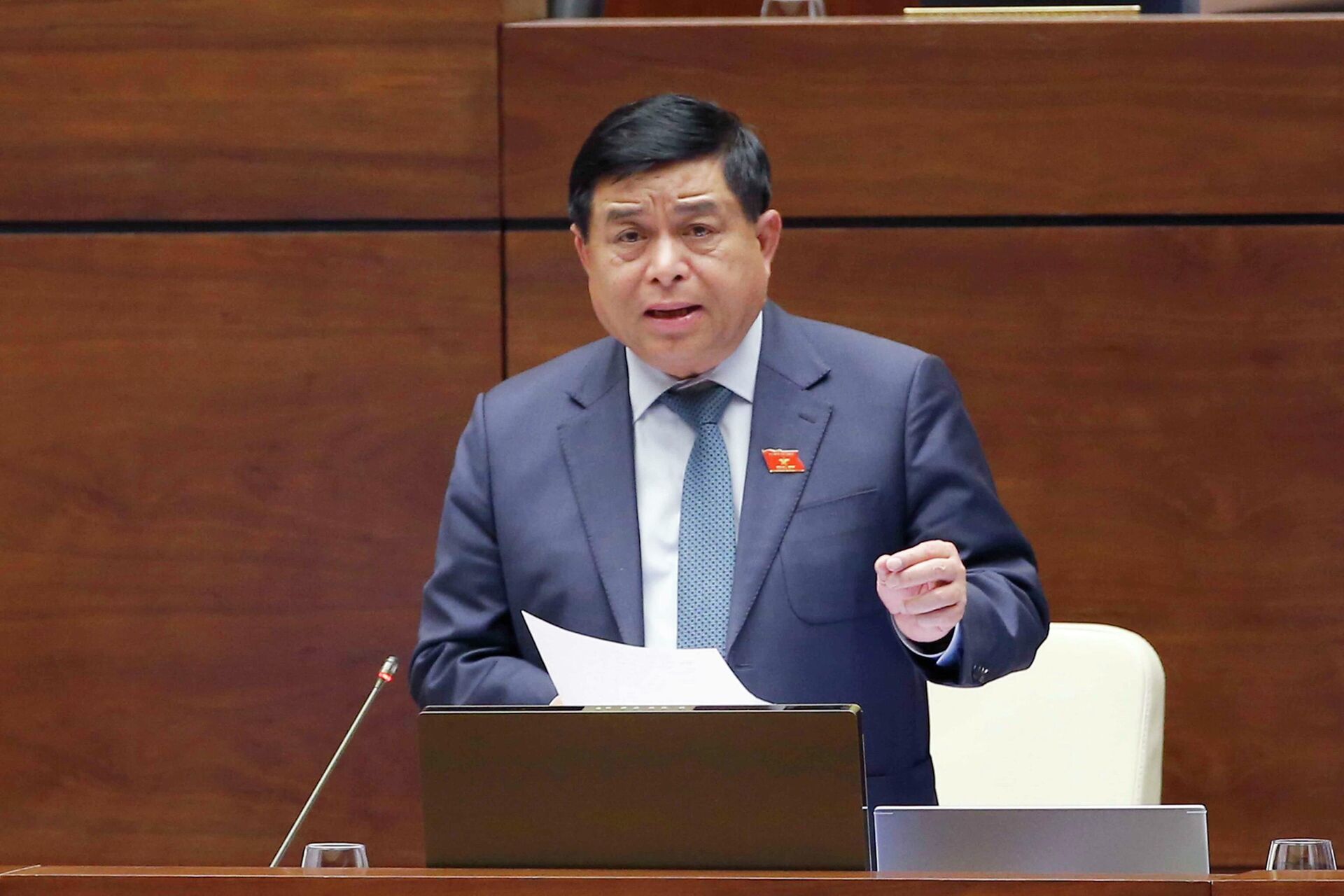 Bộ trưởng Bộ Kế hoạch và Đầu tư Nguyễn Chí Dũng trả lời nhóm vấn đề lĩnh vực kế hoạch và đầu tư Bộ trưởng Bộ Kế hoạch và Đầu tư Nguyễn Chí Dũng trả lời nhóm vấn đề lĩnh vực kế hoạch và đầu tư - Sputnik Việt Nam, 1920, 04.01.2022