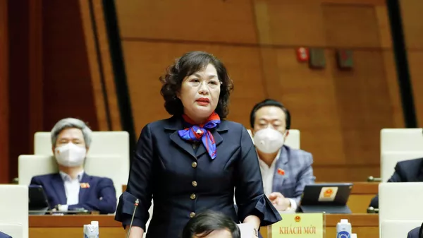 Thống đốc Ngân hàng Nhà nước Nguyễn Thị Hồng giải trình ý kiến của đại biểu Quốc hội. - Sputnik Việt Nam