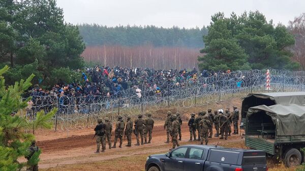 Lính Ba Lan ở biên giới Ba Lan-Belarus - Sputnik Việt Nam