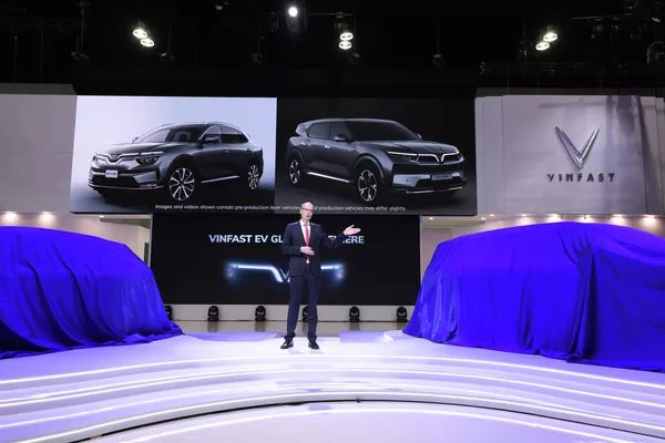 VF e35 và e36 chính thức được ra mắt tại Sự kiện Triển lãm Los Angeles Auto Show 2021 VF e35 và e36 chính thức được ra mắt tại Sự kiện Triển lãm Los Angeles Auto Show 2021 - Sputnik Việt Nam