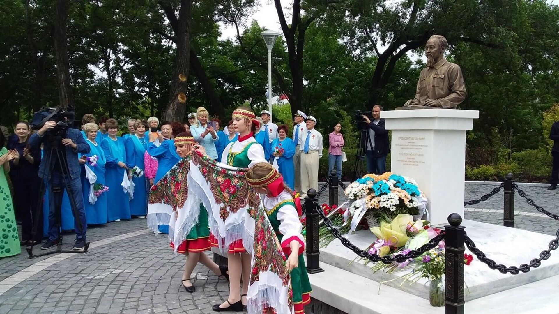 Khánh thành tượng đài Hồ Chí Minh tại Vladivostok - Sputnik Việt Nam, 1920, 19.11.2021