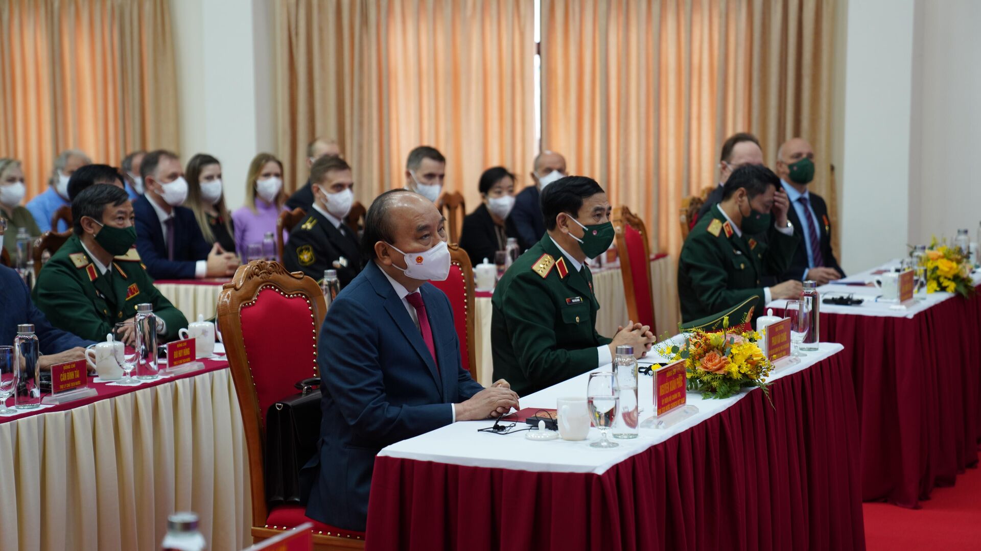 Chủ tịch nước Nguyễn Xuân Phúc thăm và làm việc tại Trung tâm Nhiệt đới Việt - Nga - Sputnik Việt Nam, 1920, 22.11.2021