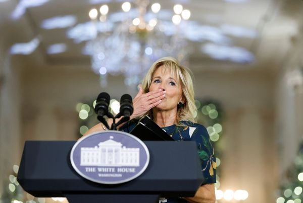 Đệ nhất phu nhân Hoa Kỳ Jill Biden trong chuyến du hành báo chí Giáng sinh tại Nhà Trắng ở Washington - Sputnik Việt Nam