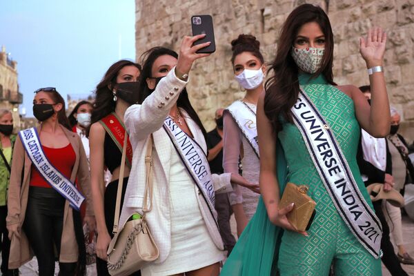 Những người tham gia cuộc thi sắc đẹp «Hoa hậu Hoàn vũ 2021» trong chuyến thăm quan Thành cổ Jerusalem - Sputnik Việt Nam