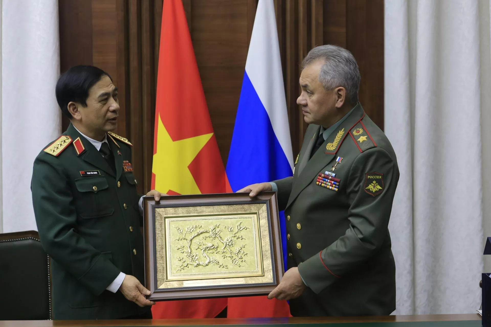 Bộ trưởng Quốc phòng Việt Nam hội đàm với Bộ trưởng Quốc phòng Nga Bộ trưởng Quốc phòng Việt Nam hội đàm với Bộ trưởng Quốc phòng Nga - Sputnik Việt Nam, 1920, 04.12.2021