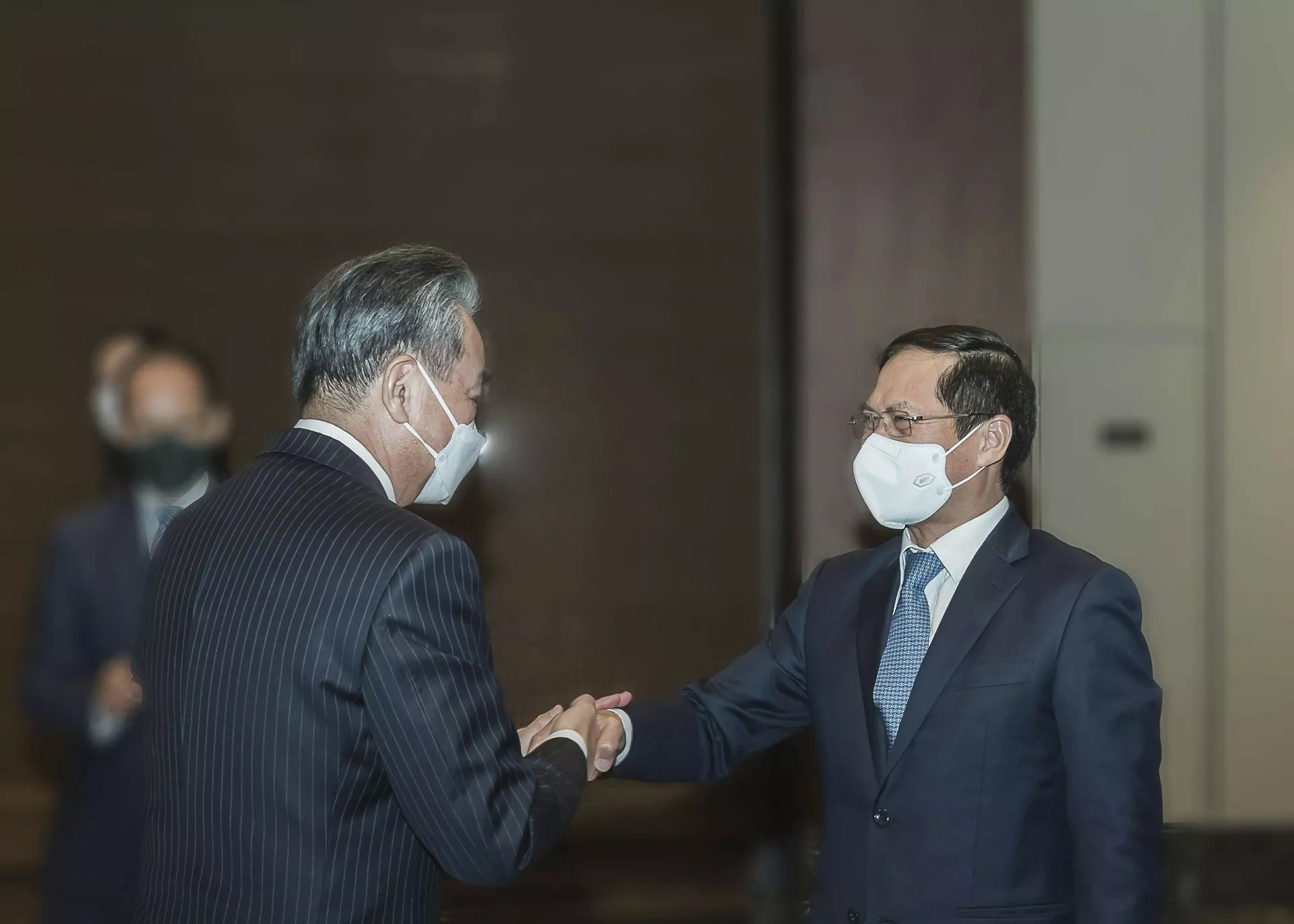 Bộ trưởng Ngoại giao Bùi Thanh Sơn hội đàm với Ủy viên Quốc vụ, Bộ trưởng Ngoại giao Trung Quốc Vương Nghị Bộ trưởng Ngoại giao Bùi Thanh Sơn hội đàm với Ủy viên Quốc vụ, Bộ trưởng Ngoại giao Trung Quốc Vương Nghị - Sputnik Việt Nam, 1920, 06.12.2021