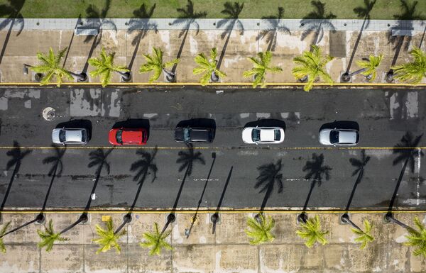 Người lái xe xếp hàng để kiểm tra Covid-19, Puerto Rico - Sputnik Việt Nam