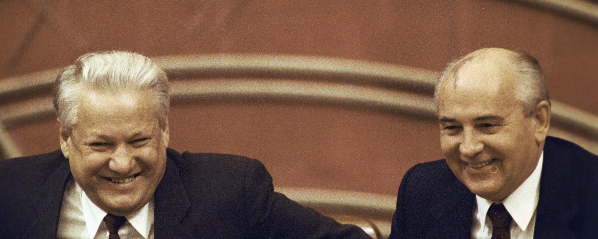 Boris Yeltsin và Mikhail Gorbachev Boris Yeltsin và Mikhail Gorbachev - Sputnik Việt Nam, 1920, 24.12.2021