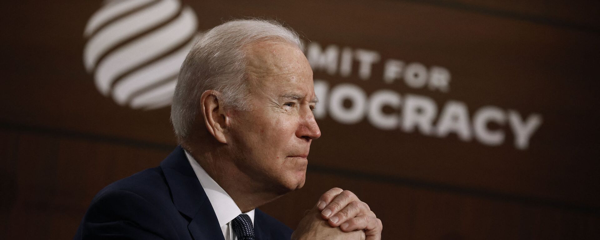 Tổng thống Hoa Kỳ Joe Biden phát biểu khai mạc tại Hội nghị thượng đỉnh ảo vì Dân chủ ở Washington DC - Sputnik Việt Nam, 1920, 26.12.2021