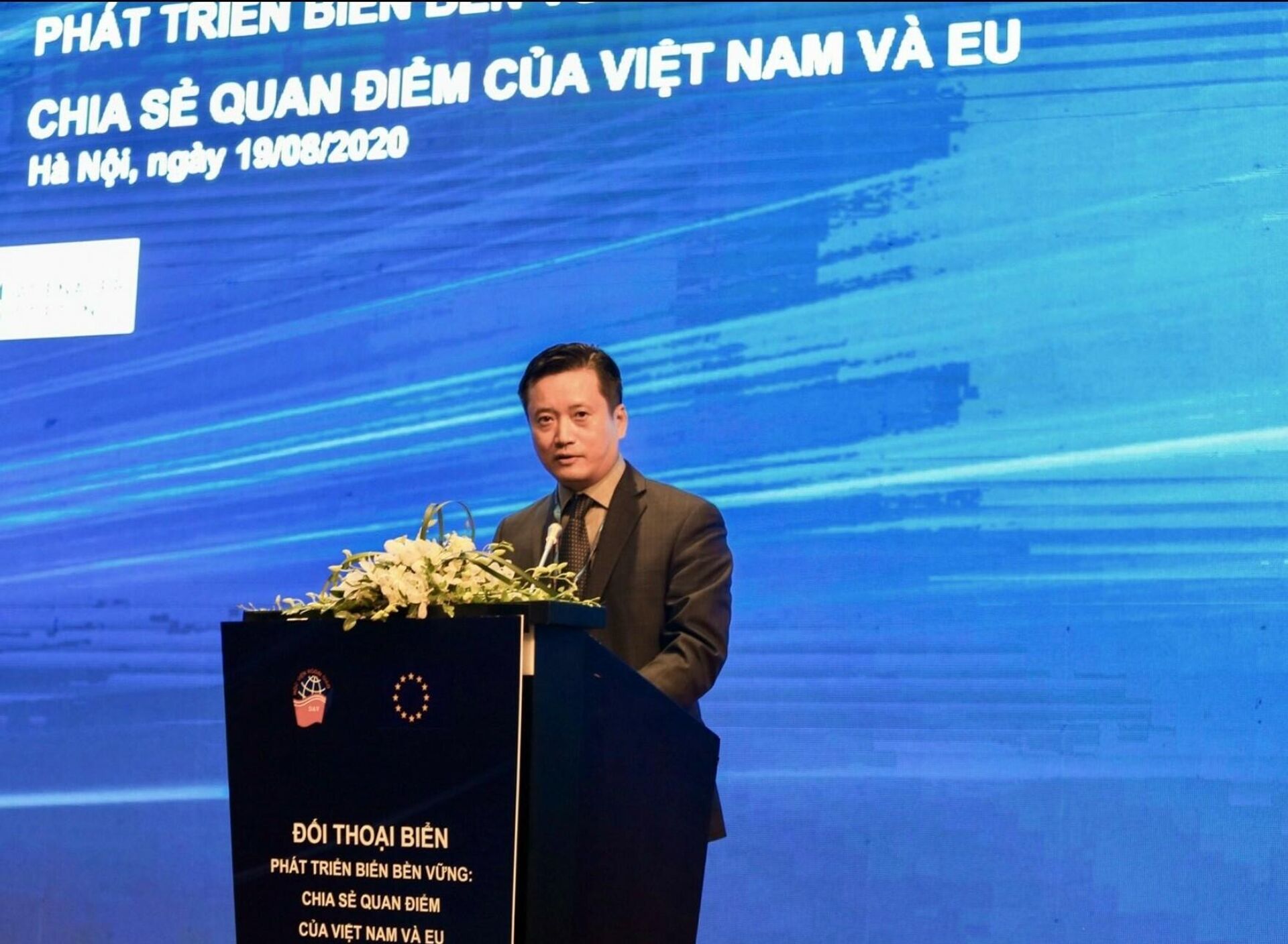 TS. Nguyễn Hùng Sơn, Phó Giám đốc Học viện Ngoại giao, Bộ Ngoại giao Việt Nam - Sputnik Việt Nam, 1920, 27.12.2021