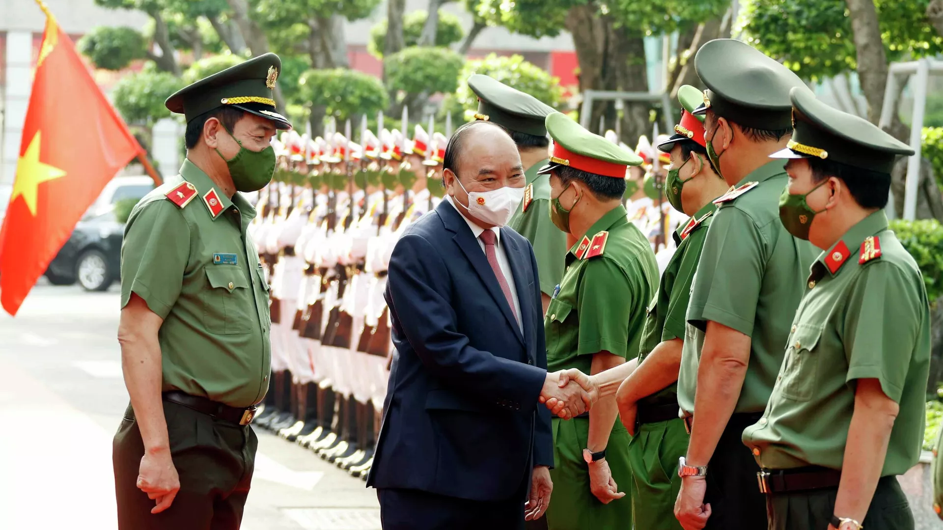 Chủ tịch nước Nguyễn Xuân Phúc chúc Tết cán bộ, sỹ quan chỉ huy Bộ Tư lệnh Thành phố Hồ Chí Minh Chủ tịch nước Nguyễn Xuân Phúc chúc Tết cán bộ, sỹ quan chỉ huy Bộ Tư lệnh Thành phố Hồ Chí Minh - Sputnik Việt Nam, 1920, 24.01.2022