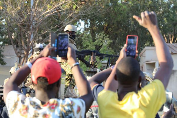 Những người ủng hộ quân đội ở Ouagadougou, Burkina Faso - Sputnik Việt Nam