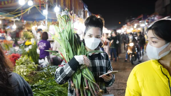 Không khí đón Tết Nguyên đán ở chợ hoa Quảng An Không khí đón Tết Nguyên đán ở chợ hoa Quảng An - Sputnik Việt Nam
