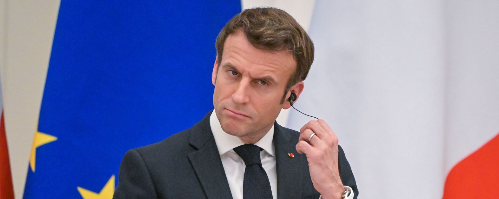 Tổng thống Pháp Emmanuel Macron trong cuộc hội đàm với Tổng thống Nga Vladimir Putin tại Điện Kremlin - Sputnik Việt Nam, 1920, 06.10.2022